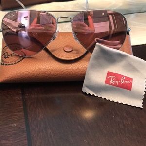 Pink mirrored Ray Ban aviators